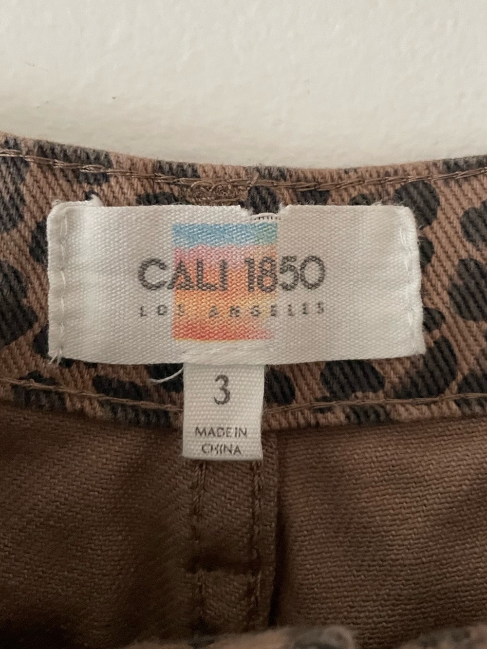 Cali 1850 Leopard Print Wide Leg Jeans Size 3 - Picture 3 of 6